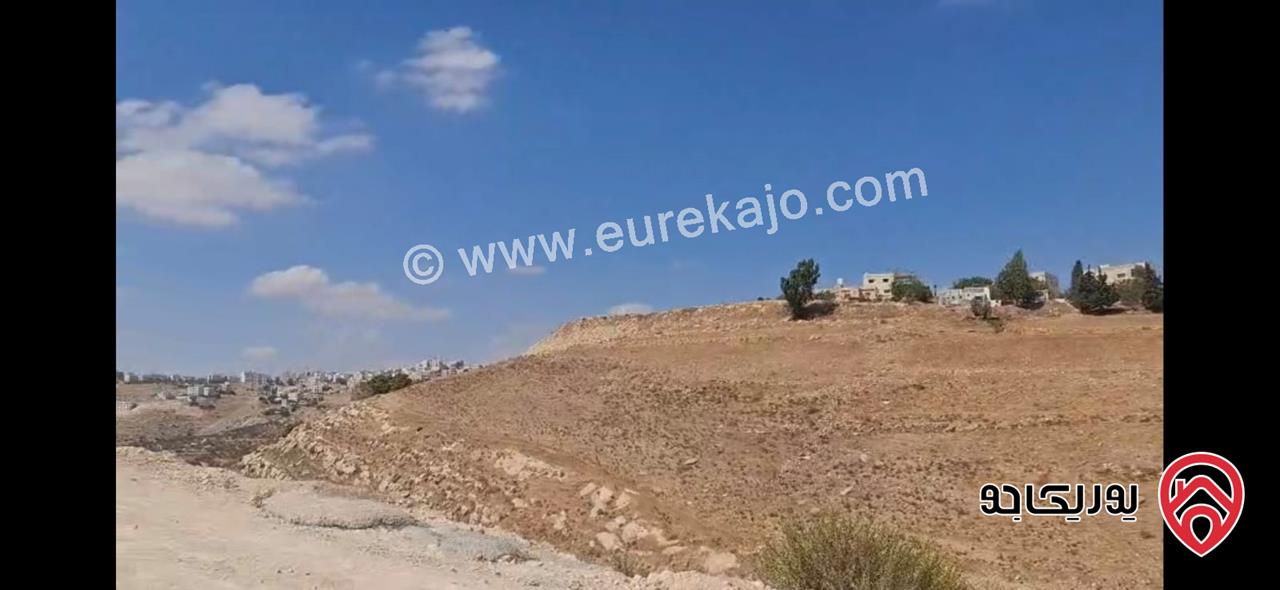أرض مميزة مساحة 950م للبيع في عمان - مرج الحمام البحاث على شارعين سكن أ مطلة