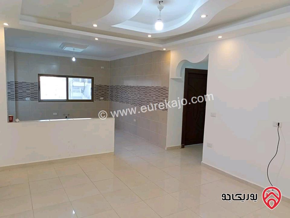 شقة طابق أول مساحة 150م للبيع في الزرقاء - البتراوي