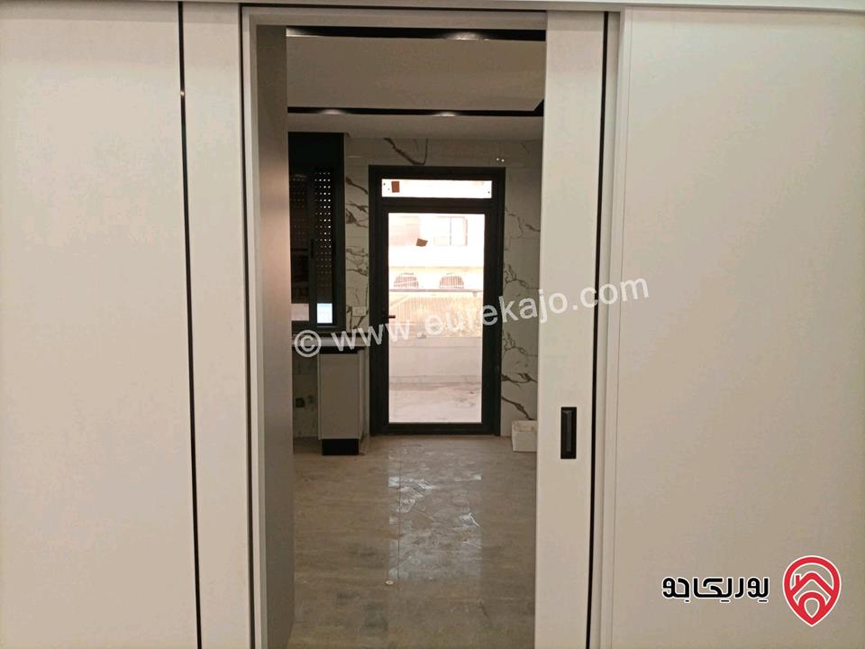 شقة سوبر ديلوكس جديدة لم تسكن طابق أول مساحة 222م للبيع في اربد - الحي الشرقي