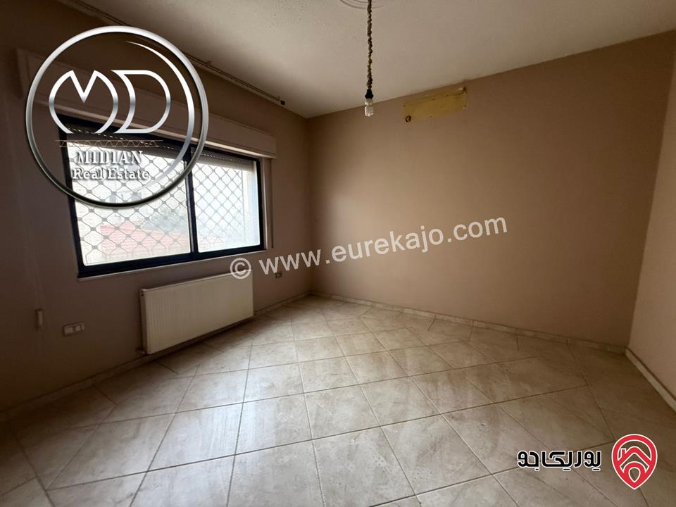 شقة طابقية فارغة للايجار في عمان - الدوار السابع مساحة 300م 4 نوم طابق اول بسعر مميز