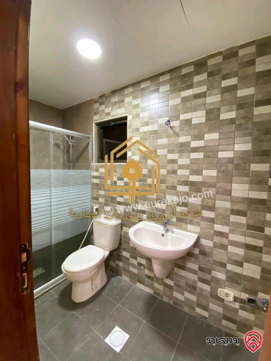 شقة فارغة طابق اول مساحة 100م للإيجار في عمان - دير غبار 