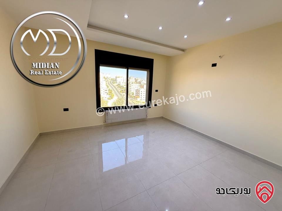 شقق فاخرة للبيع في عمان - ضاحية الرشيد مساحات 220م تشطيبات وديكورات عصرية اطلالة رائعة جديدة لم تسكن بأسعار مميزة