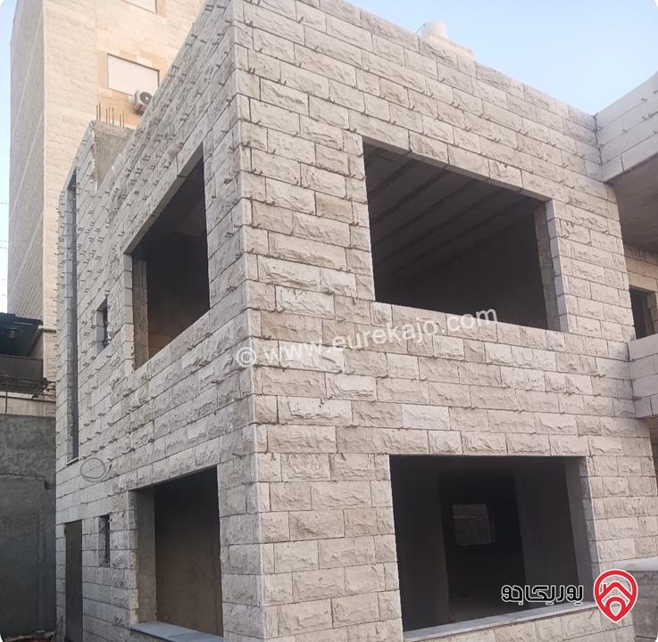 بيت مستقل طابقين عظم على أرض مساحة 351م للبيع في عمان - طبربور