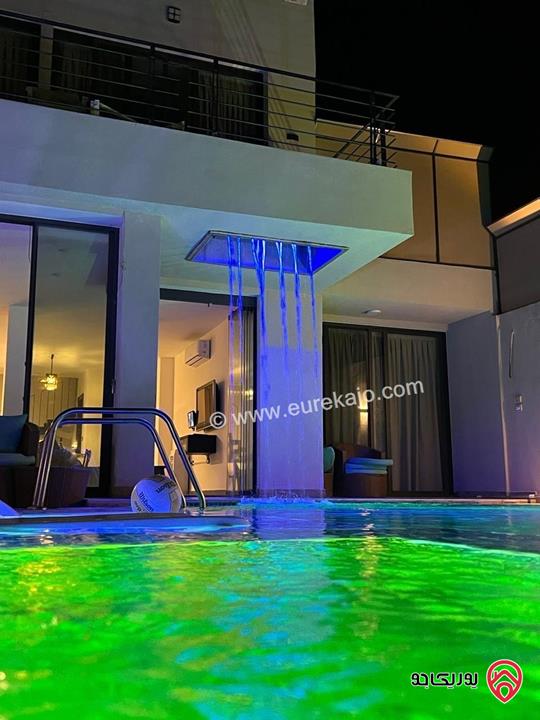 شاليه فخم جدا مساحة الأرض 311م على شارعين ومساحة البناء 220م للبيع في البحر الميت - الروضة 