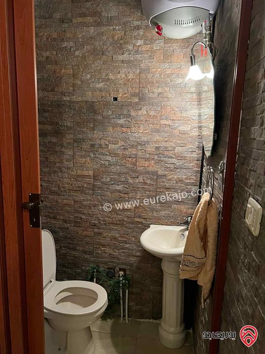 شقة طابق رابع مع روف مساحة 220م للبيع في عمان - ام السماق من المالك