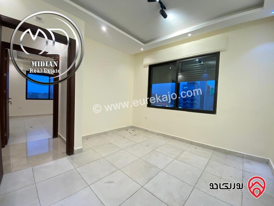 شقة فارغة للايجار طابق ثاني في عمان - خلدا مساحة 140م تشطيبات و ديكورات عصرية فاخرة تصلح للعرسان بسعر مميز