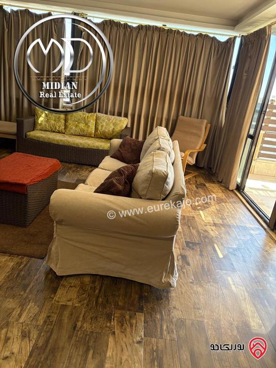 رووف مفروش للايجار في عمان - ضاحية الامير راشد مساحة 90م مع ترس تشطيبات وفرش سوبر ديلوكس اطلالة جميلة بسعر مميز