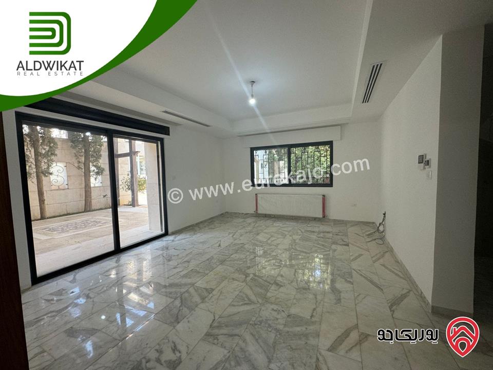 فيلا مستقلة للبيع في عمان - ام السماق مساحة الارض 1250م ومساحة البناء 670م ومساحة الحديقة 750م ومساحة الترس 200م