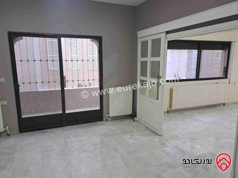 شقة طابق أول مساحة 202م للايجار في عمان - الصويفية