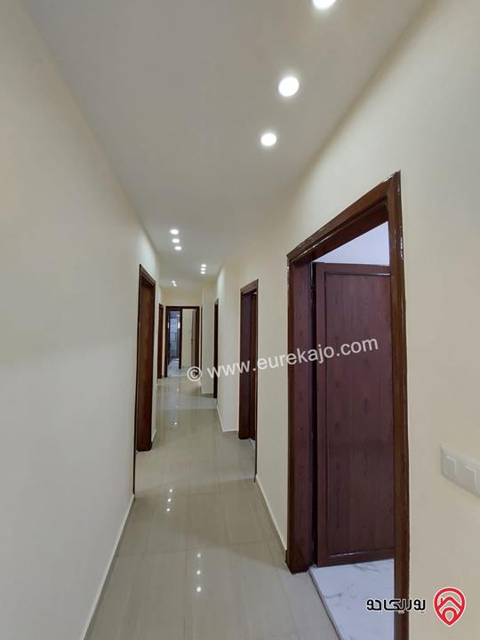 شقة مساحة 190م طابق أول للبيع في عمان - تلاع العلي