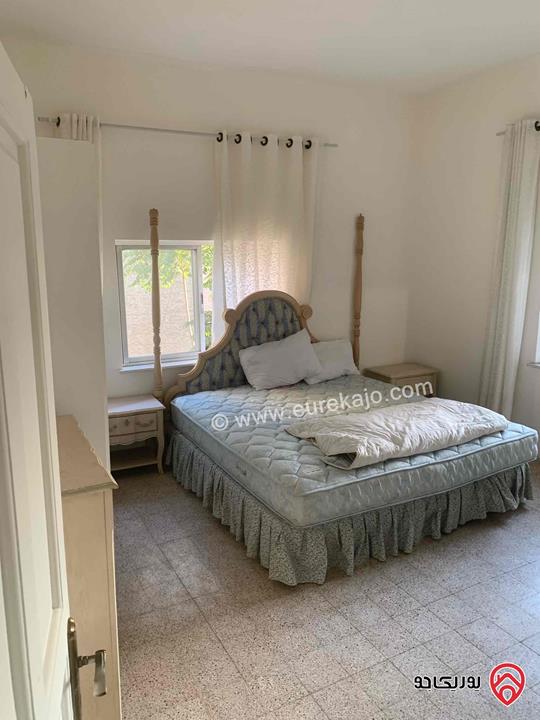 شقة طابق أول مساحة 180متر للايجار في عمان - الدوار الأول شارع الرينبو