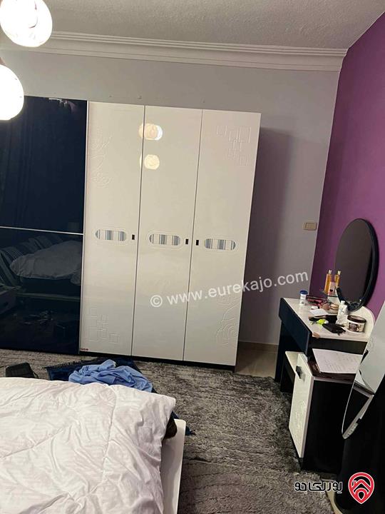 شقة طابق رابع مع روف مساحة 220م للبيع في عمان - ام السماق من المالك