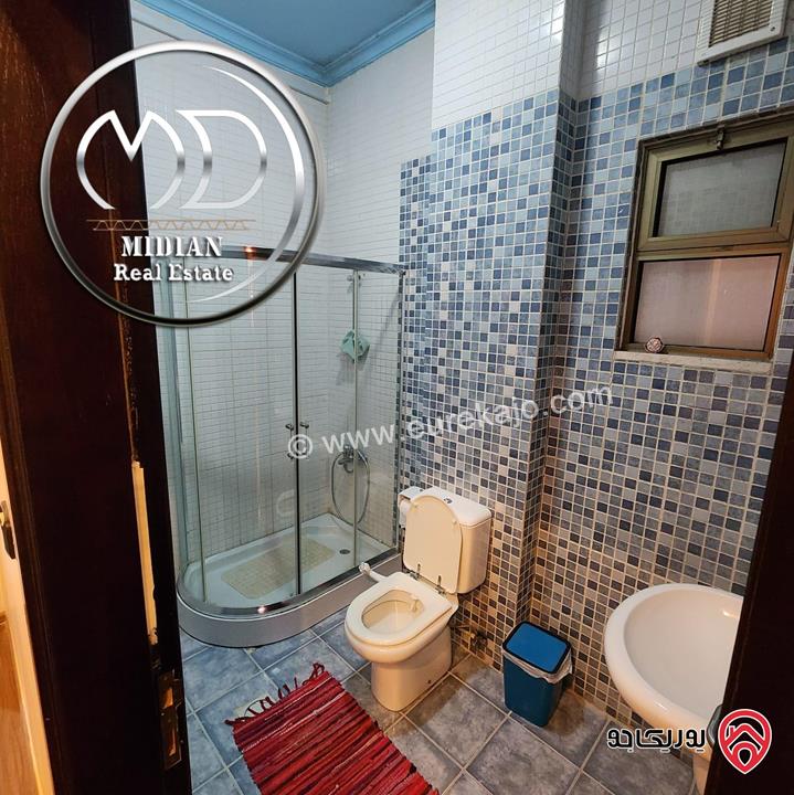 شقة شبه ارضي مفروشة للبيع في عمان - خلدا مساحة 225م مع ترس 50م تشطيبات و ديكورات سوبر ديلوكس بسعر مميز جداً