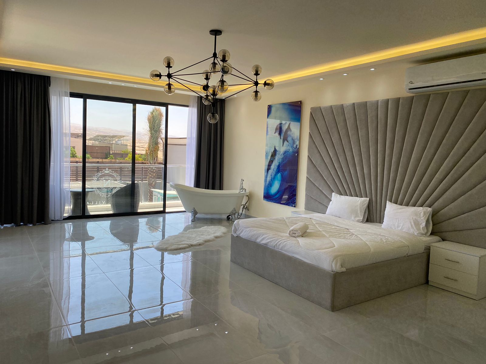 شاليه Nouf Villa مساحة الأرض 705م والبناء 355م للبيع في البحر الميت - الرامة 