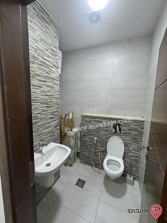 مكتب فاخر تجاري طابق ثاني مساحة 57م للايجار في عمان - عبدون