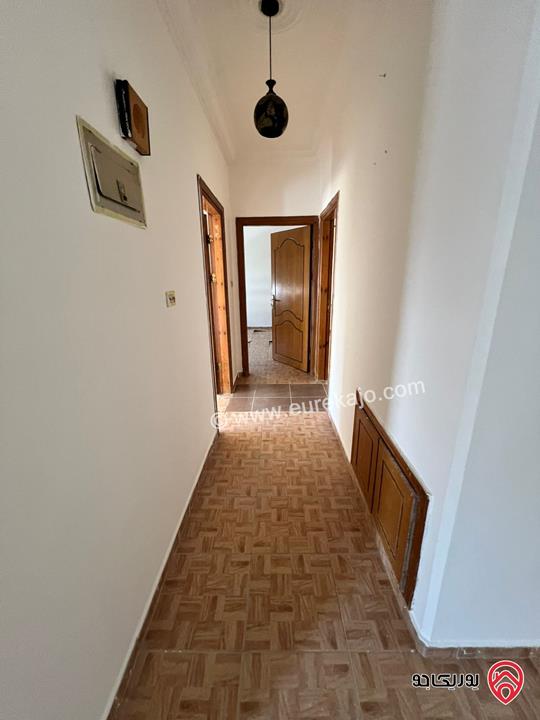 شقة فارغة طابق ثاني مساحة 140م للبيع في عمان - ضاحية الياسمين