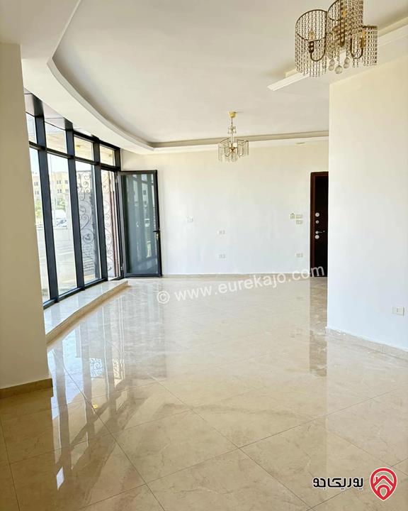 شقة أرضية مساحة 150م داخلي و 150م خارجي للبيع في عمان - حي الصحابة