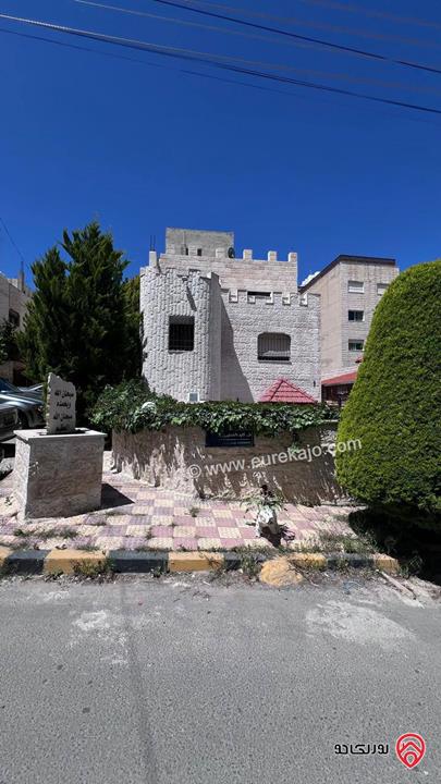 فيلا نظام أمريكي مساحة 325م على أرض 250م للبيع في عمان - منطقة أبو نصير بالقرب من جمعية الطاقة المتجددة