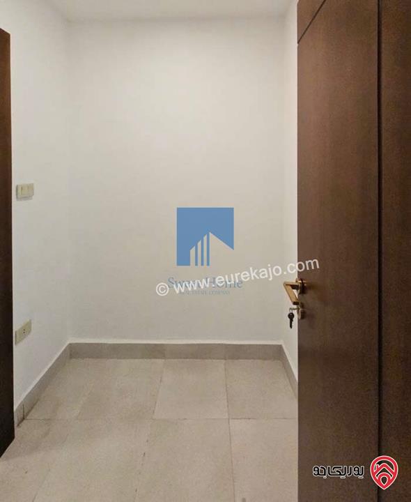 شقة طابقية طابق اول 223م تشطيب سوبر ديلوكس للبيع في عمان - دير غبار