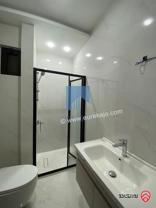 شقة أرضية فاخرة للبيع في عمان - الجندويل قرب المتصرفية 170م مع ترس 50م لم تسكن بسعر مغري