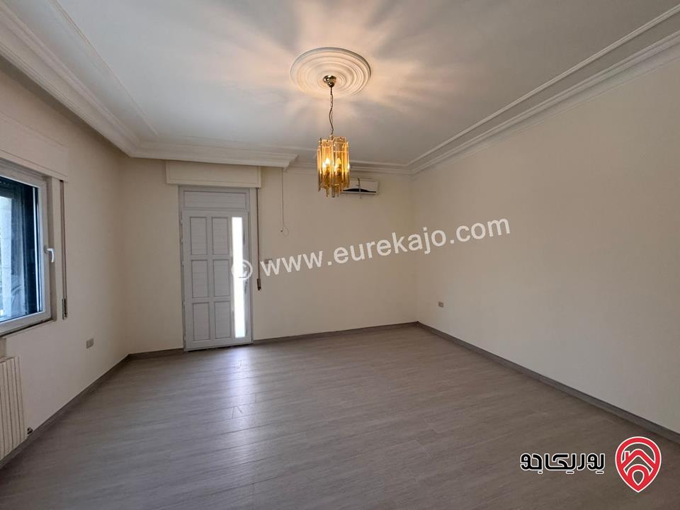 فيلا مستقلة للايجار في عمان - ام السماق مساحة الارض 500م البناء 450و الحديقة 200م والترس 200م