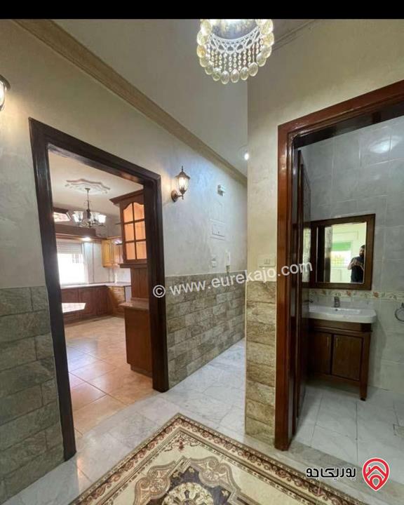 شقة فارغة طابق ثالث مساحة 190م للإيجار في عمان - تلاع العلي 