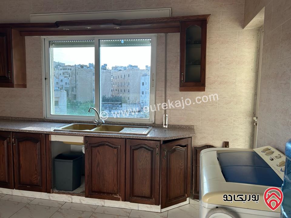 شقة طابق ثالث مساحة 163م للبيع مفروشة في عمان - الشميساني 