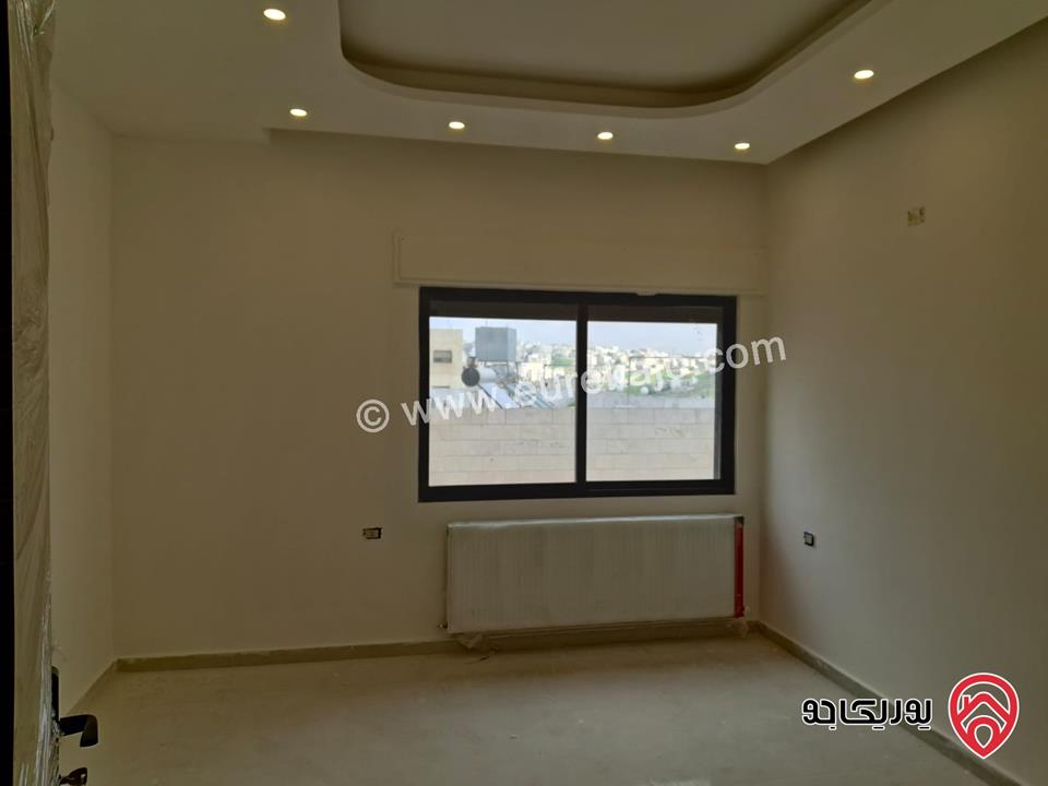 شقة ارضية جديدة مساحة 200م داخلي و 40م خارجي للبيع في عمان - ابو السوس