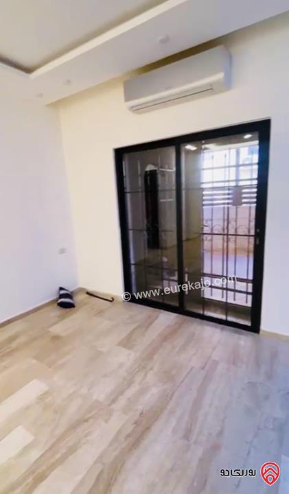 شقة طابق أرضي على مستوى الشارع مساحة 200م للبيع في عمان - خلدا 