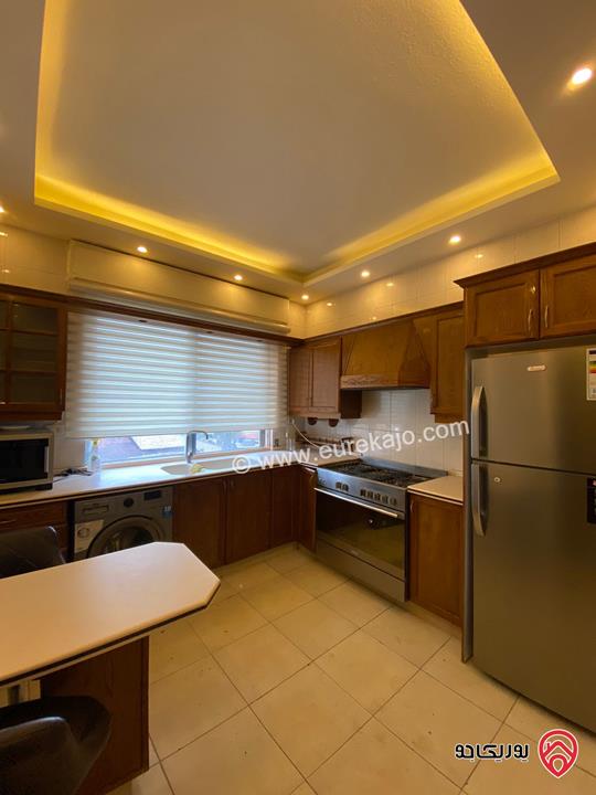 شقة مفروشة طابق ثالث مساحة 95 م للايجار في الصويفية