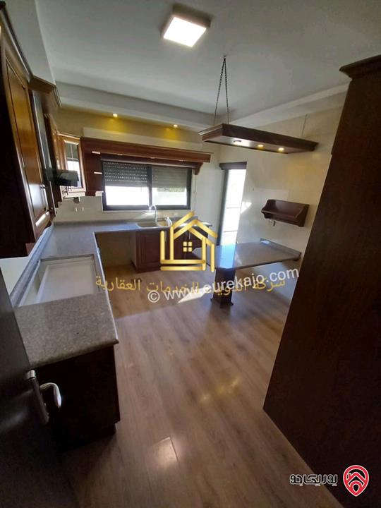 شقة فارغة طابق ثالث مساحة 160م للإيجار في عمان - الدوار السابع 