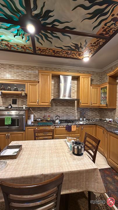 شقة مفروشة مساحة 210م طابق أول للبيع في عمان - الجبيهة