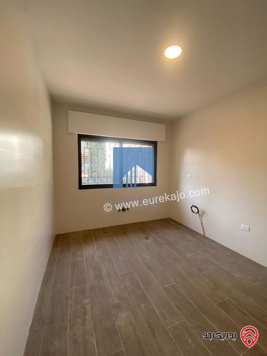 فيلا مستقلة فاخرة مساحة 700م على ارض 1 دونم و 350م للبيع في عمان - أم السماق الشمالي قرب التلاوي وخلف السنترو 