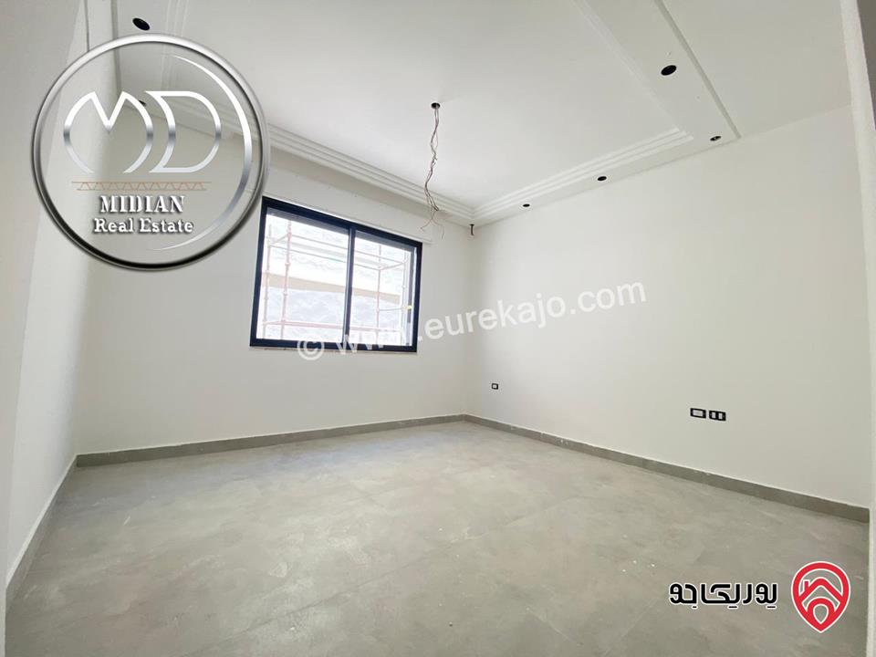 رووف طابقي فارغ للايجار في عمان - الكرسي مساحة 400م مع تراسات تشطيبات و ديكورات عصرية فاخرة جديد لم يسكن اطلالة رائعة
