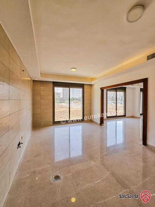 شقة سوبر ديلوكس جديدة - طابقية - مساحة 223م طابق أول للبيع في عمان - دير غبار