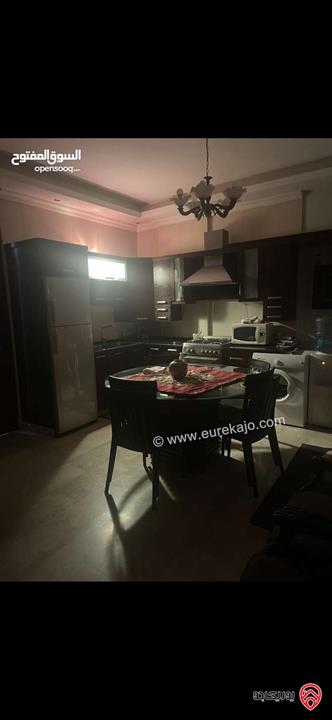 شقة دوبلكس طابق أرضي وشبه ارضي مساحة 310م داخلي و 300م خارجي للبيع في عمان - أم أذينة من المالك