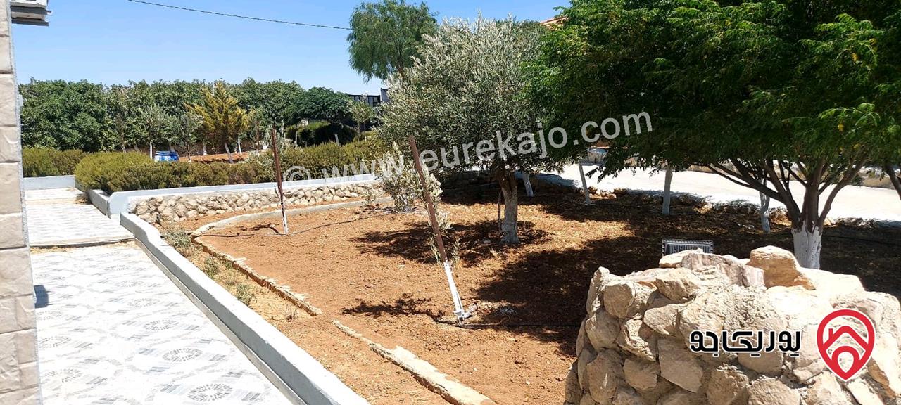 مزرعة مساحة الأرض 4 دونم عليها فيلا طابقين 800م للبيع في مادبا - الفيحاء