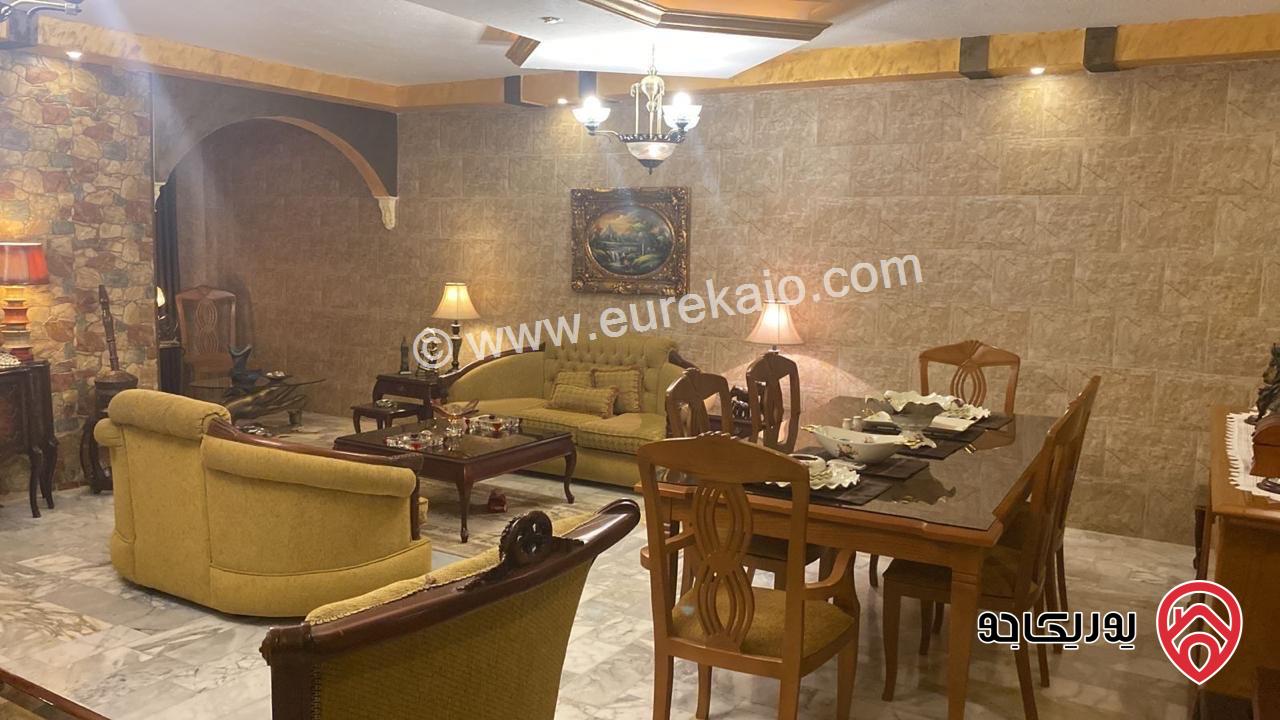فيلا ثلاث طوابق مساحة البناء 360م ومساحة الأرض 250م للبيع في عمان - ابو نصير