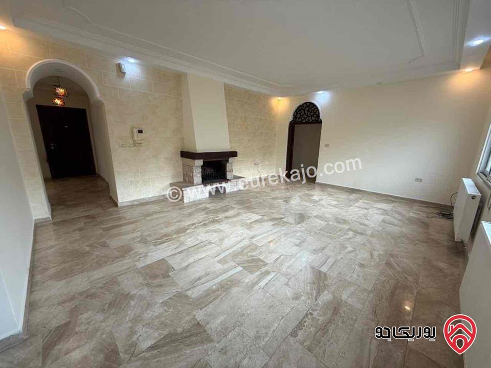 شقة طابق ثالث مساحة 190م للايجار في عمان - الكرسي