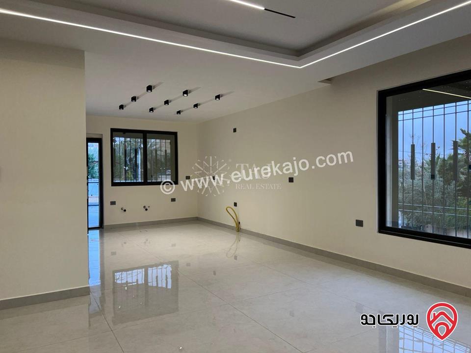 شقة مميزة وحديثة البناء مساحة 250م داخلي و 100م خارجي للبيع في عمان - الغباشية / طريق المطار