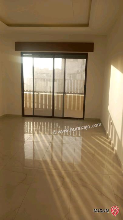 شقة طابق أول مساحة 205م للبيع في عمان - الجبيهة