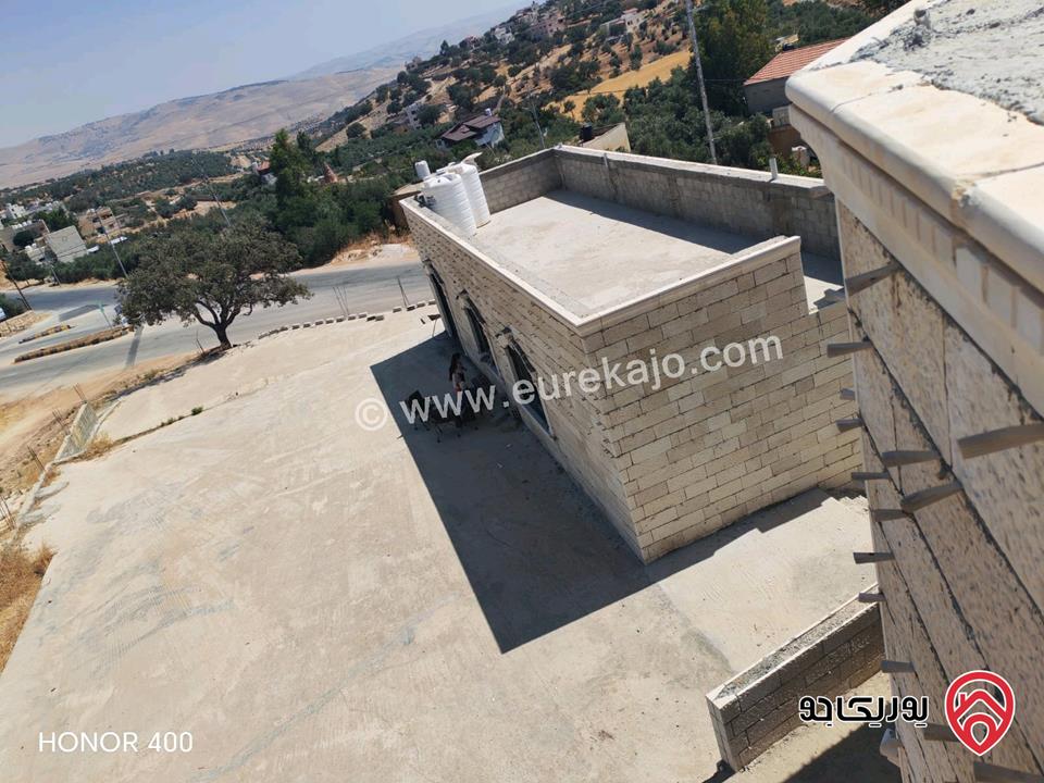 فيلا مساحة 415م مع إستراحة عظم على أرض 1 دونم و 77م للبيع في بيرين - العالوك