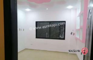 شقة مساحة 100م طابق ثالث للبيع في الجبل الأخضر 