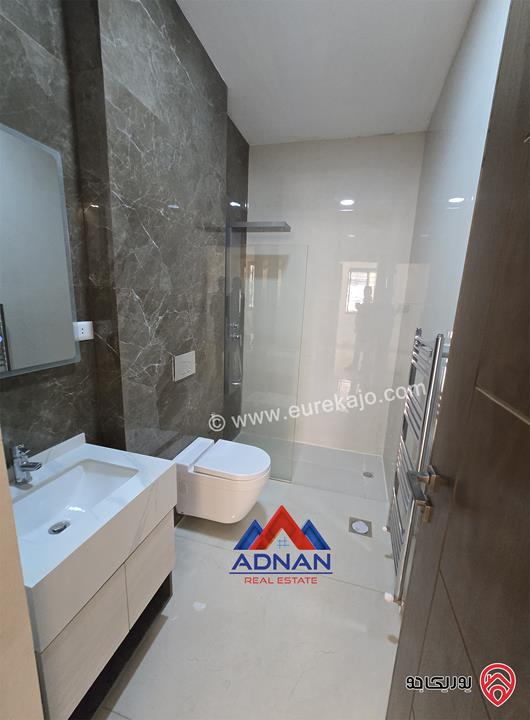 شقة ارضية جديدة مساحة 225م داخلي و 100م خارجي مع مدخل خاص للإيجار الفارغ السنوي في عمان - ضاحية الامير راشد