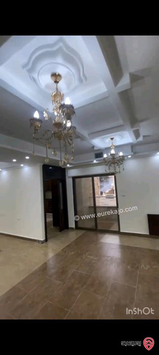 شقة طابق ثالث مساحة 210م مع روف 100م للبيع في عمان - الجبيهة ام زويتينه