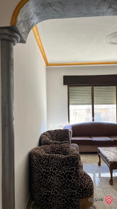 شقة طابق أول مساحة 100م للبيع في عمان - الجبيهة بالقرب من البوابة الشمالية للجامعة الأردنية