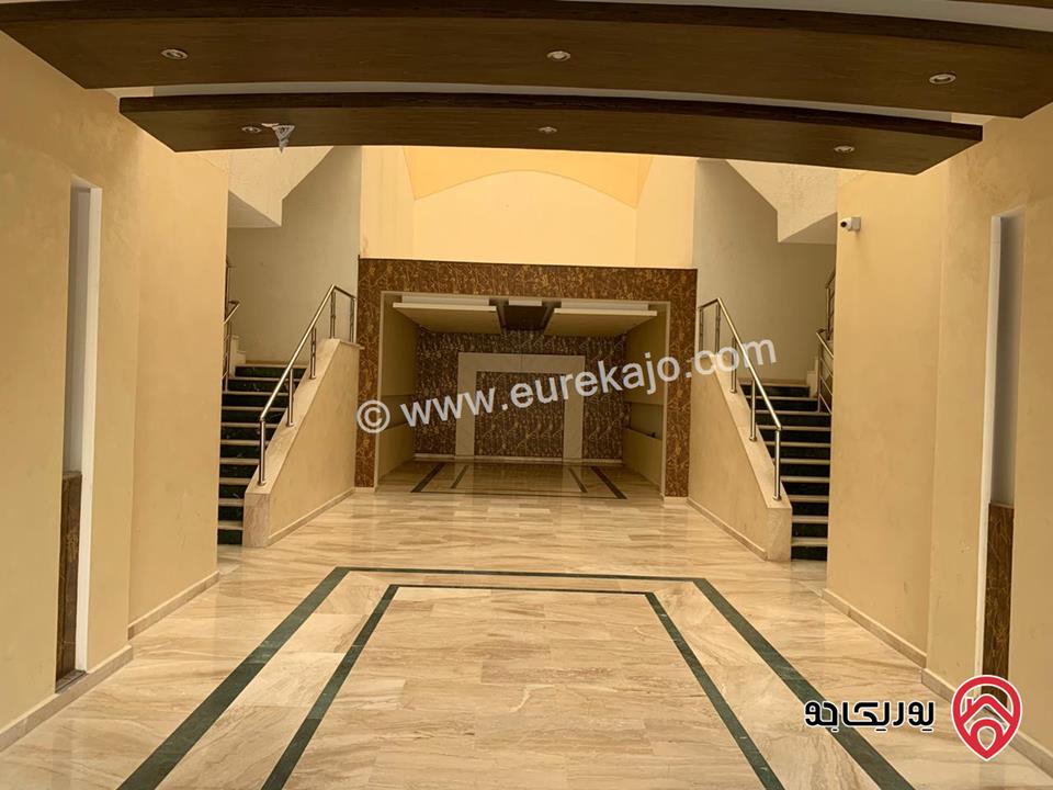 شقة تسوية طابقية مساحة 270م داخلي و 50م خارجي للإيجار في عمان - دير غبار