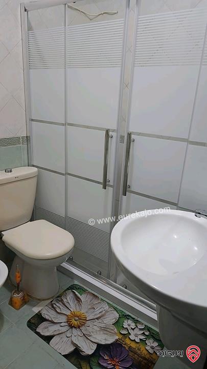 شقة مساحة 150م طابق ثاني للايجار مفروشة في عمان - الشميساني مطلة على البوليفارد