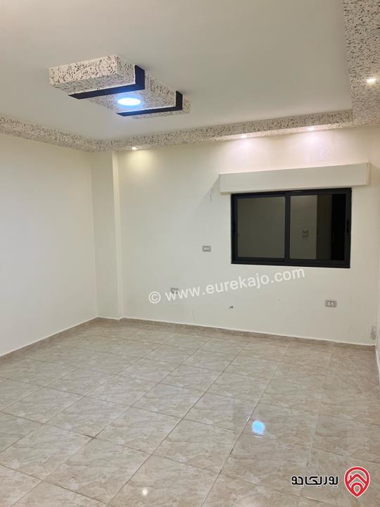 شقة طابق أول مساحة 167م للبيع في الزرقاء الجديدة