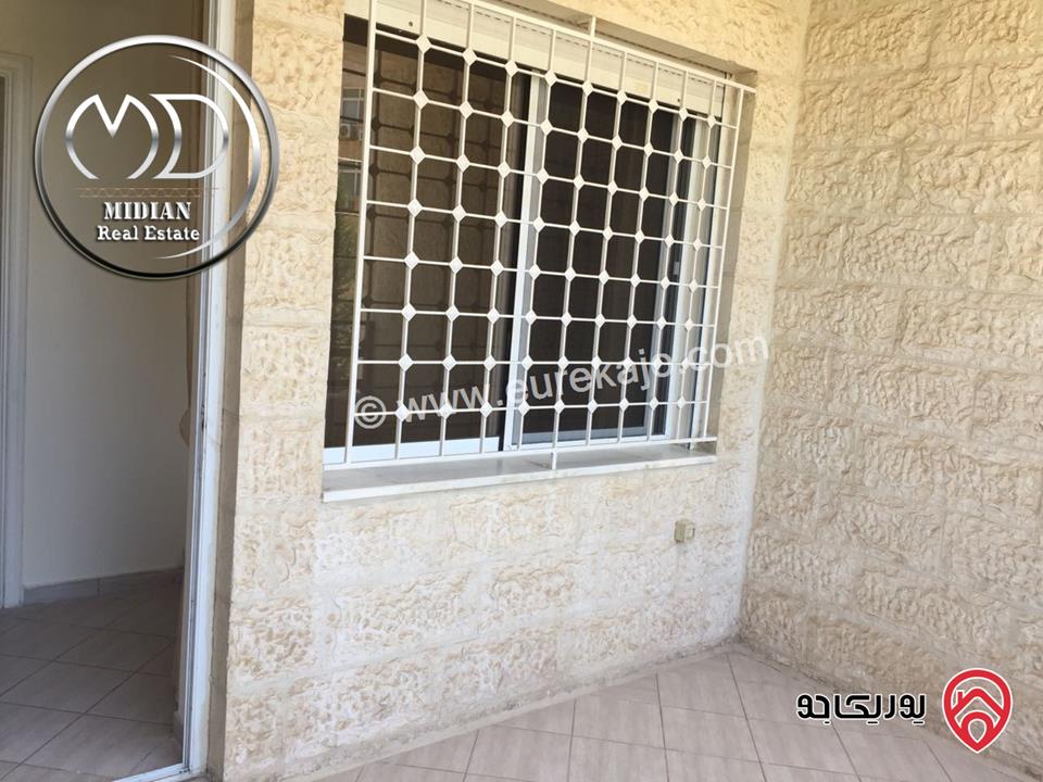 شقة ارضية طابقية فارغة للايجار في عمان - عبدون مساحة 300م مع ترس و حديقة 150م اطلالة جميلة